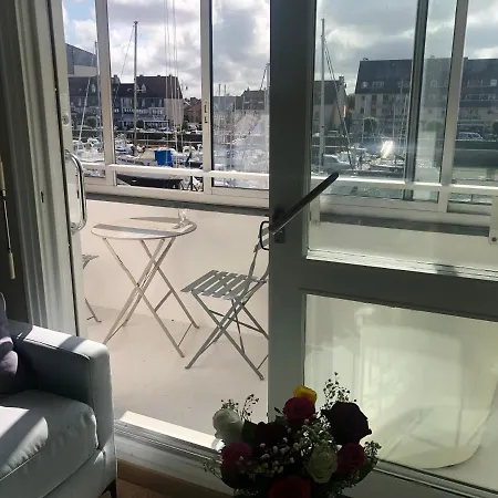 Soleil Et Bateau * Courseulles-sur-Mer